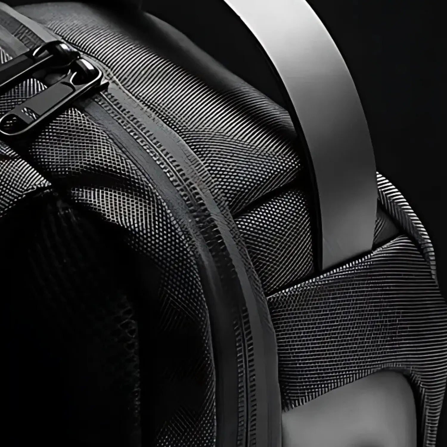 GuardStyle Anti-Theft Crossbody Bag