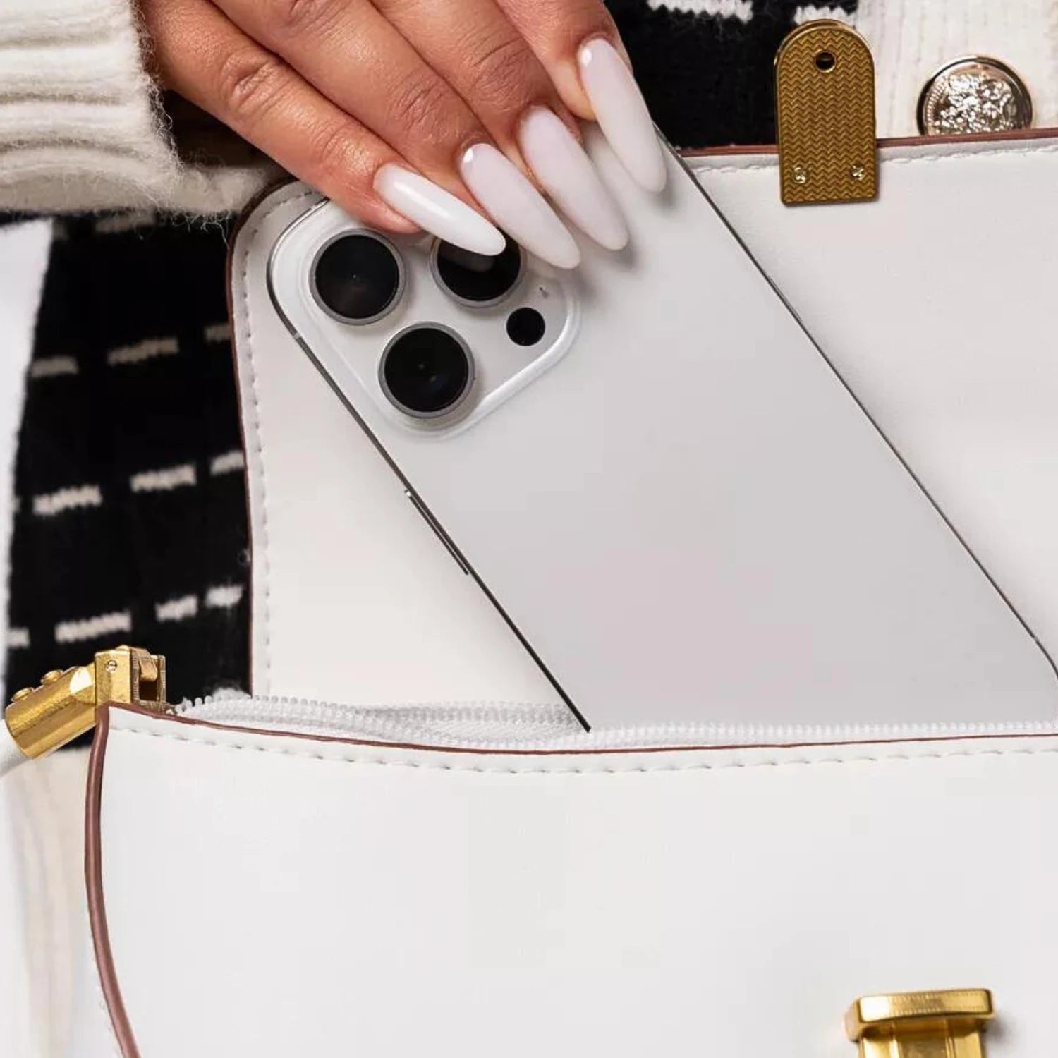 Women's Baguette Bag - Vintage London