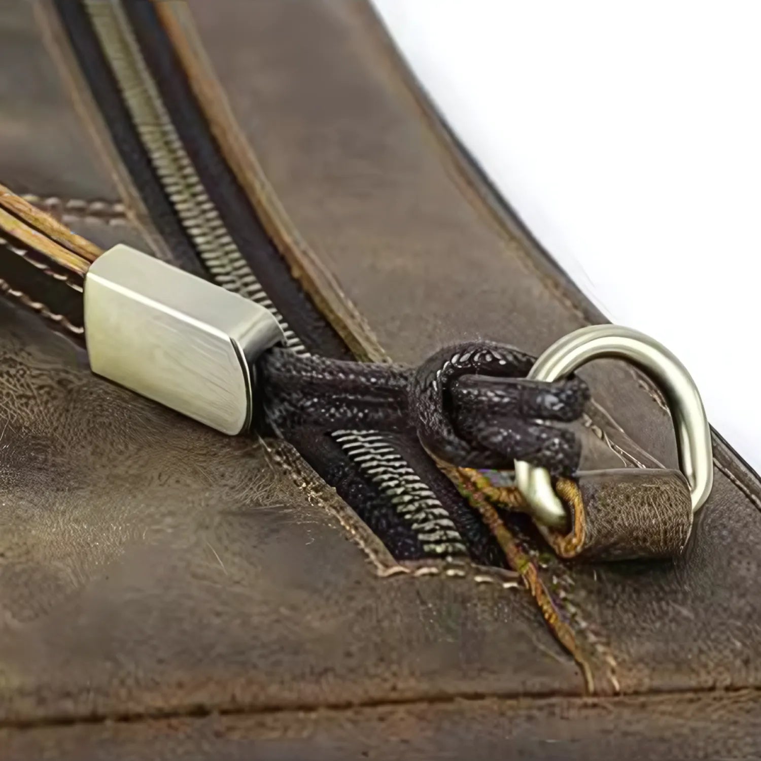 Voyage Slim Leather Toiletry Bag