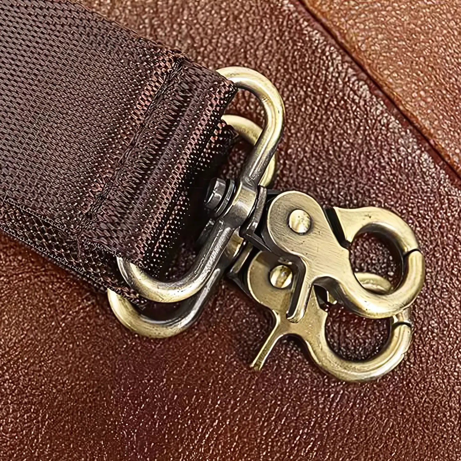 Bravion Classic Crossbody Bag